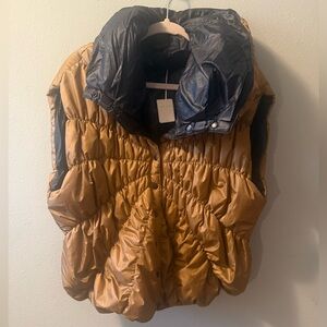 Man.tis Seattle Designer Reversible Puffer Vest | Sculptural Street Style M